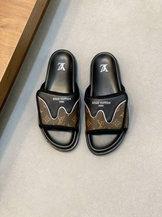 Picture of Louis Vuitton Slippers _SKULVsz38-46hnh03211030